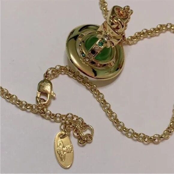 NIB Vivienne Westwood gold petite Saturn orb green crystal chain necklace - Picture 8 of 8